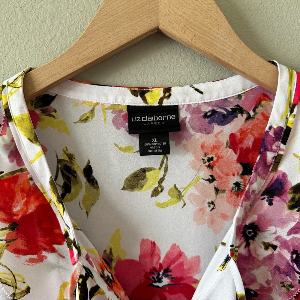 Liz Claiborne Career White & Floral Short Sleeve Flowy Ruffle Blouse Size XL - Picture 3 of 10